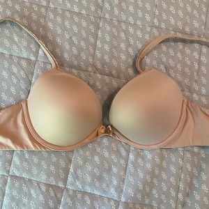 Victoria’s Secret Bra 32D